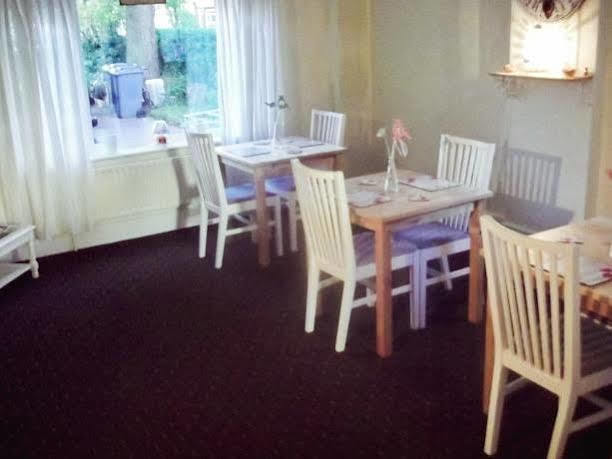 סוליהול Broad Oaks B&B מראה חיצוני תמונה